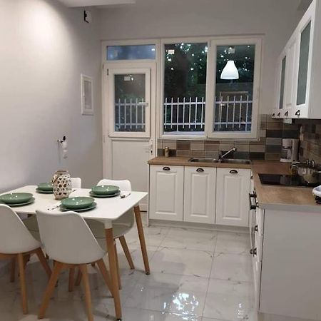 Poros Town Eytyhias Yard Apartments In Poros מראה חיצוני תמונה