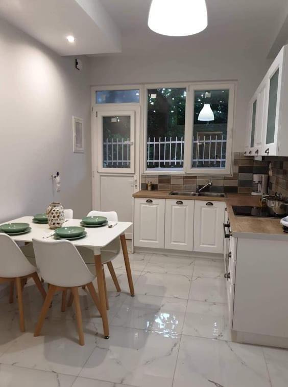 Poros Town Eytyhias Yard Apartments In Poros מראה חיצוני תמונה