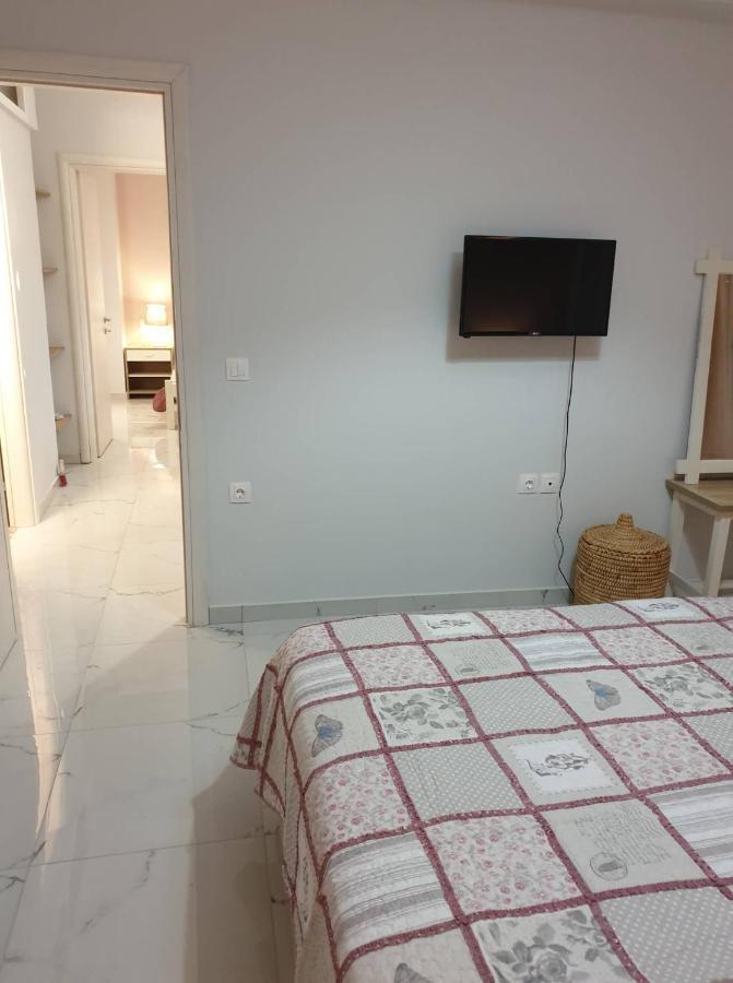 Poros Town Eytyhias Yard Apartments In Poros מראה חיצוני תמונה