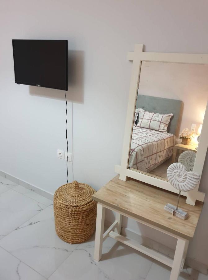 Poros Town Eytyhias Yard Apartments In Poros מראה חיצוני תמונה