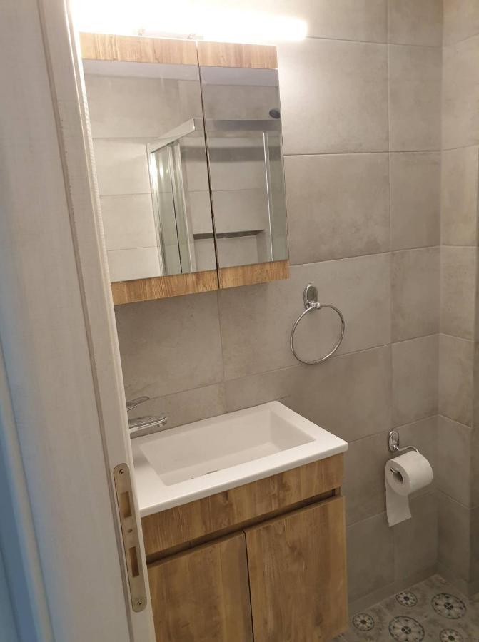 Poros Town Eytyhias Yard Apartments In Poros מראה חיצוני תמונה